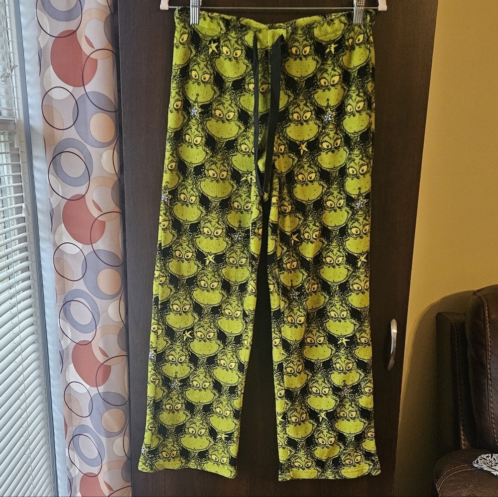 Dr. Seuss How The Grinch Stole Christmas Pajama Bottoms!
